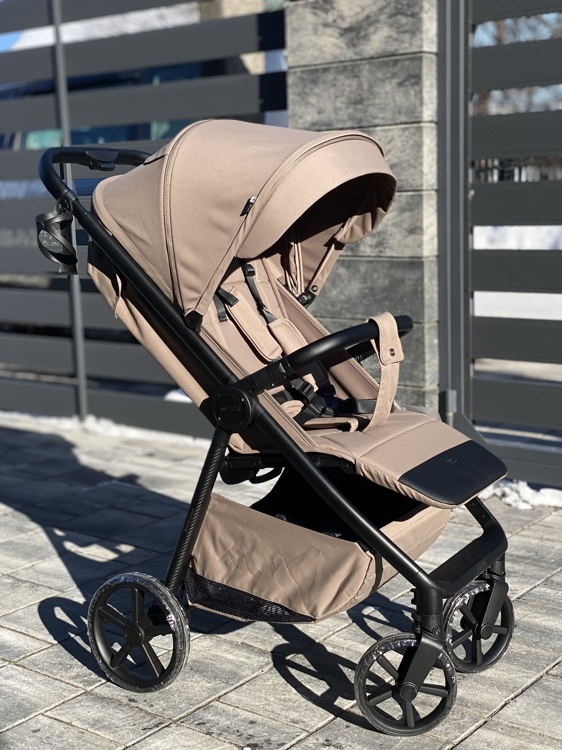 Лёгкая всесезонная Carrello Bravo Carbon 2025г.